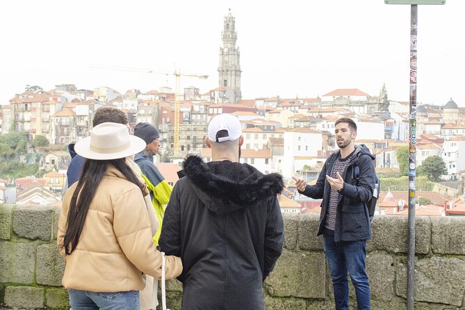 City Walking Tour & Port Wine Cellar - What the guide adds to the experience