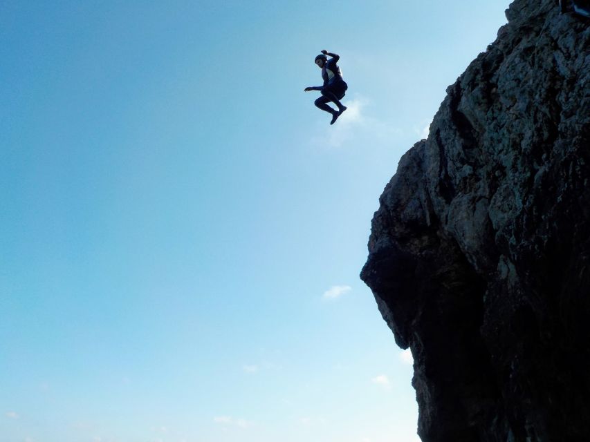 Coasteering Algarve: Cliff Jump, Swim & Climb in Sagres - What this Sagres coasteering trip is really like