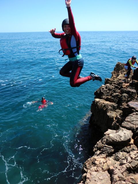 Coasteering Algarve: Cliff Jump, Swim & Climb in Sagres - Building confidence toward the 10-meter jump