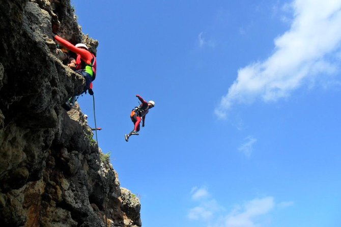 Coasteering at Portinho da Arrábida - Lapa de Santa Margarida adds a cave visit