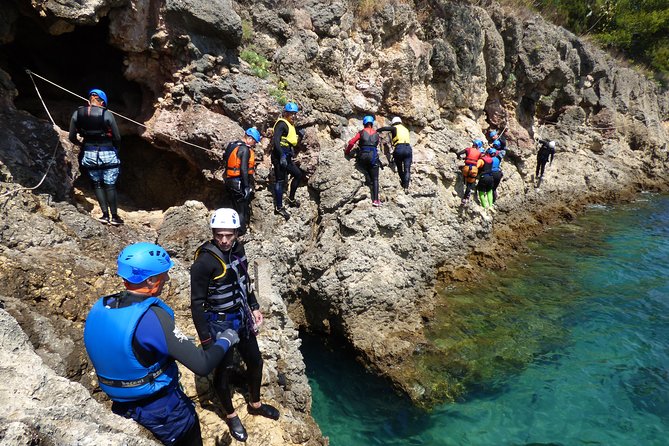 Coasteering at Portinho da Arrábida - What happens during the four-hour outing