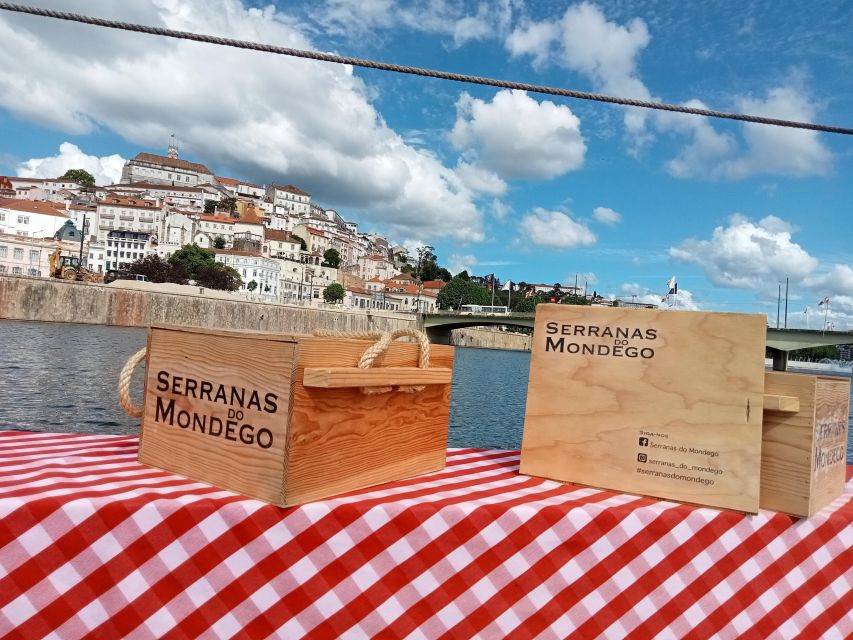 Coimbra: Barca Serrana Traditional Boat Trip - A 50-minute cruise with a clear sense of place