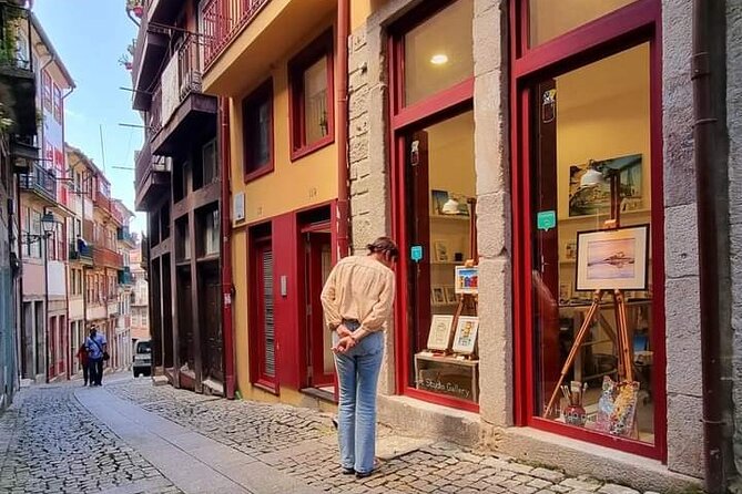 Create Watercolour With Hugo do Lago in Porto - What happens during the two-hour class