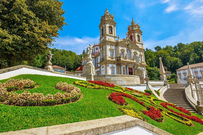 Day Trip Braga and Guimarães from Porto - Guimarães Castle and the medieval center