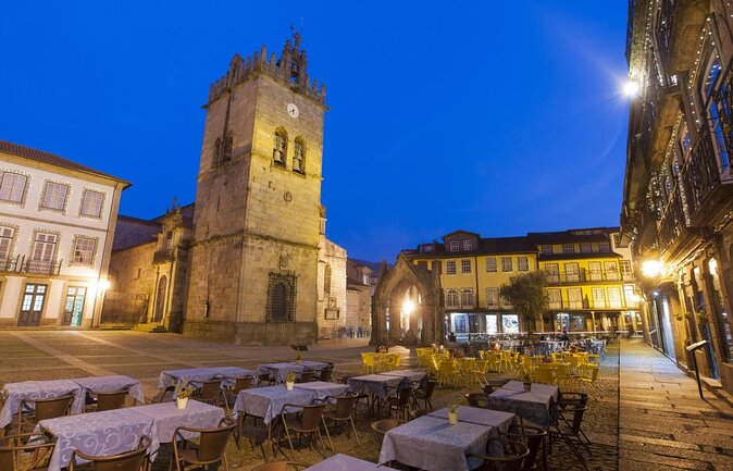 Day Trip Braga and Guimarães from Porto - The guide and group experience