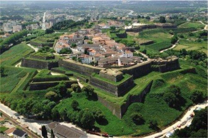 Day Trip from Porto to Santiago de Compostela and Valença - Key points to know before booking