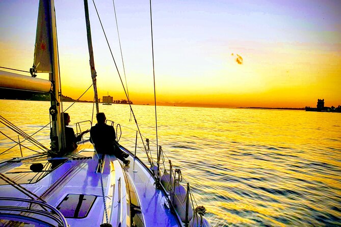 Daytime/Lisbon Sunset Boat with history and wine (small group) - Vinho Verde, pastel de nata, and the social side