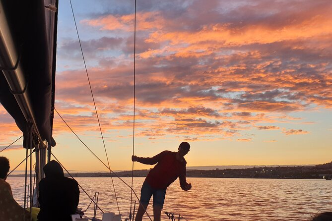 Daytime/Lisbon Sunset Boat with history and wine (small group) - How the crew shapes the experience
