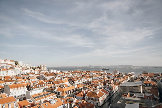 Devour Lisbon Bairro Alto Evening Food & Wine Tour - How much food and wine do you really get?