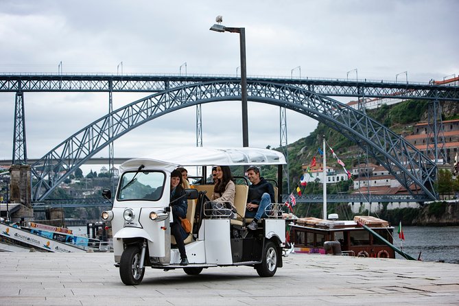 Discover Porto's Highlights on a 2-Hour Private Electric Tuk Tuk - Aliados Avenue and the upper city