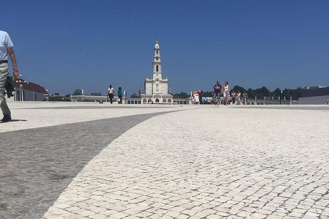 Divine Fátima Full Day Private Tour from Lisbon - Valinhos and Loca do Anjo