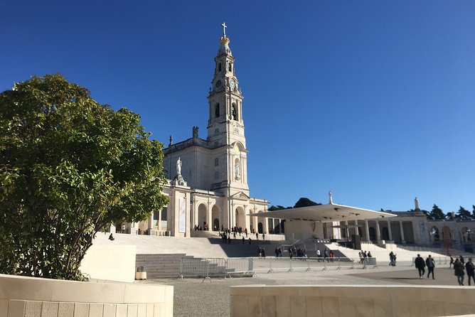 Divine Fátima Full Day Private Tour from Lisbon - The 3:30 p.m. English Mass from May through October