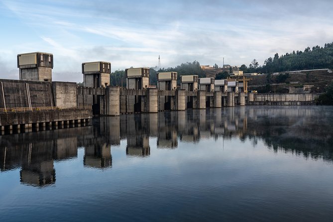 Douro Valley Cruise Porto to Pinhão: Breakfast, Lunch and Tasting - Why the Douro looks best from the water