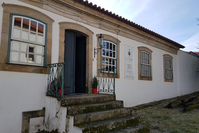 Douro Valley Wine Tour: 3 Vineyard Visits, Wine Tastings, Lunch - What the $133 price really includes