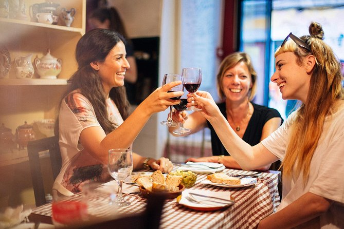 Drinks & Bites in Lisbon Private Tour - Walking through Alfama and Mouraria