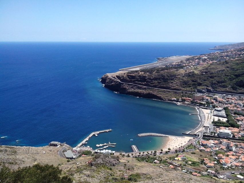 Eastern Madeira: Full-Day Tour with Rum Tasting - Santana, lunch, and traditional houses