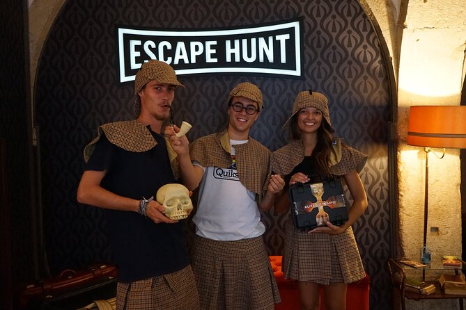 Escape Hunt Experience - Choosing one of four game scenarios