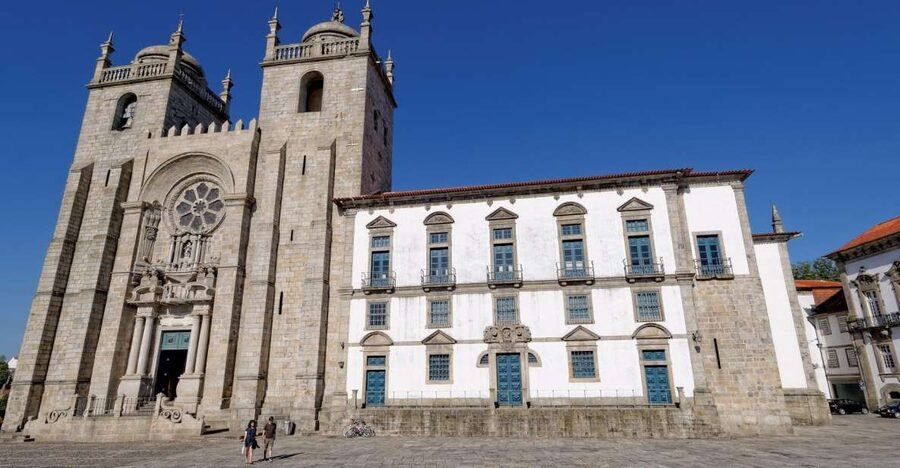 Essential Porto Walking Tour - What the guides add to the experience
