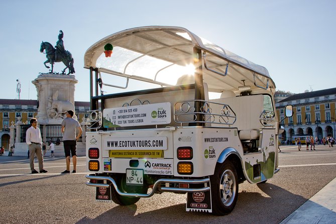 Explore Lisbon by Tuk Tuk: History and Viewpoints - Lisbon Cathedral and the lanes of Alfama