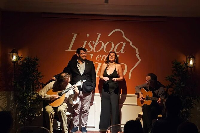 Fado Show with Port Wine at Historic Lisboa em Fado - Why the microphone-free room matters