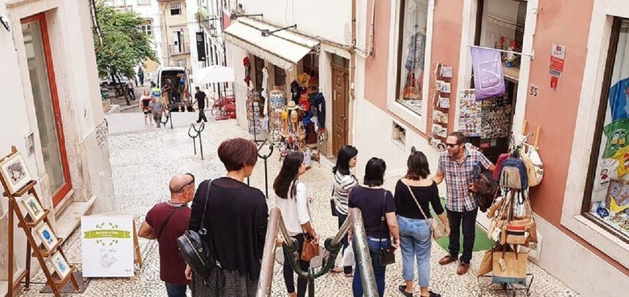 Fátima and Coimbra Full-Day Tour from Porto - Why the guide matters on this route
