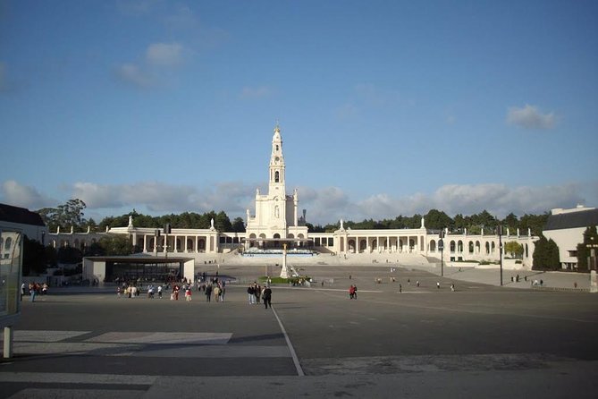 Fátima, Nazaré and Óbidos Private Tour from Lisbon - Who should book this tour?
