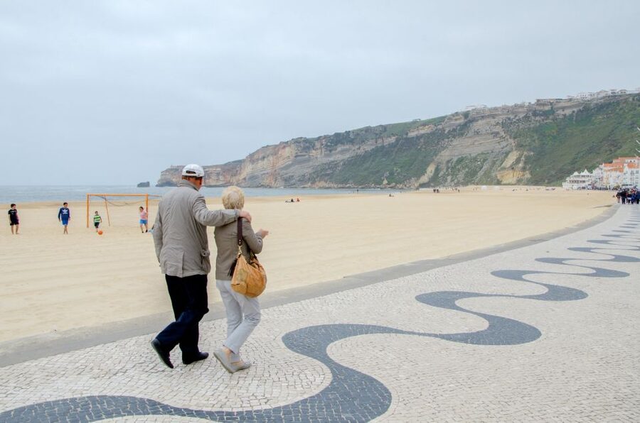 Fátima, Óbidos and the Atlantic Coast Day Tour from Lisbon - Nazaré lunch: make the most of 90 minutes