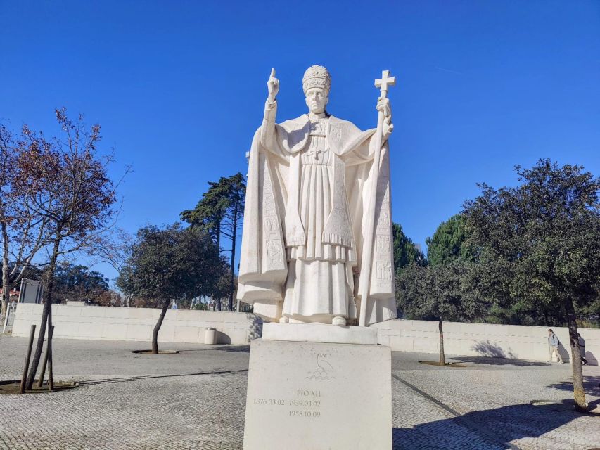 Fátima Private Tour: Shrine| Sacred Path |Shepherds House - Rotunda dos Pastorinhos and the children’s homes