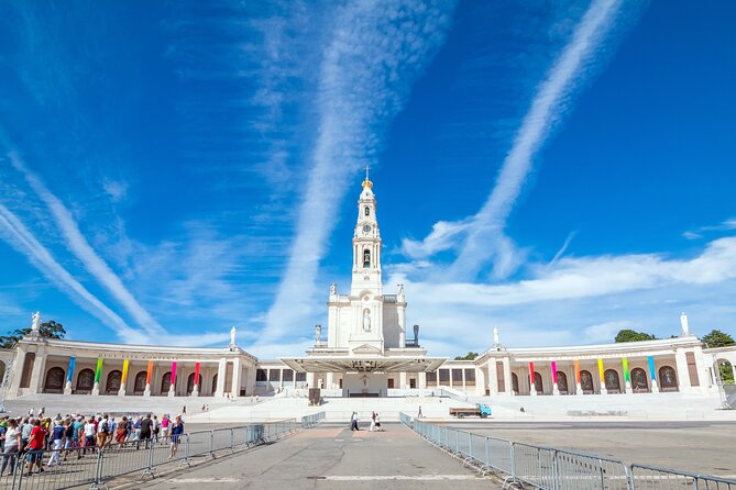 Fatima Sanctuary, Pena Palace & Nazare's Big Wave from Lisbon - The road time is part of the bargain