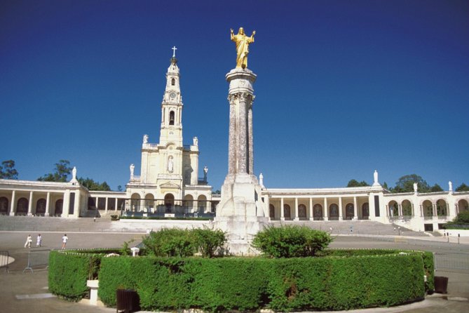 Fatima Sanctuary Private Tour from Lisbon - The Basilica of Our Lady of the Rosary