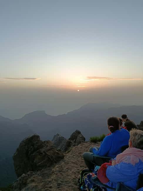 From 0 to 1818 meters to Pico do Arieiro Sunrise - Pickup before dawn and the ride uphill
