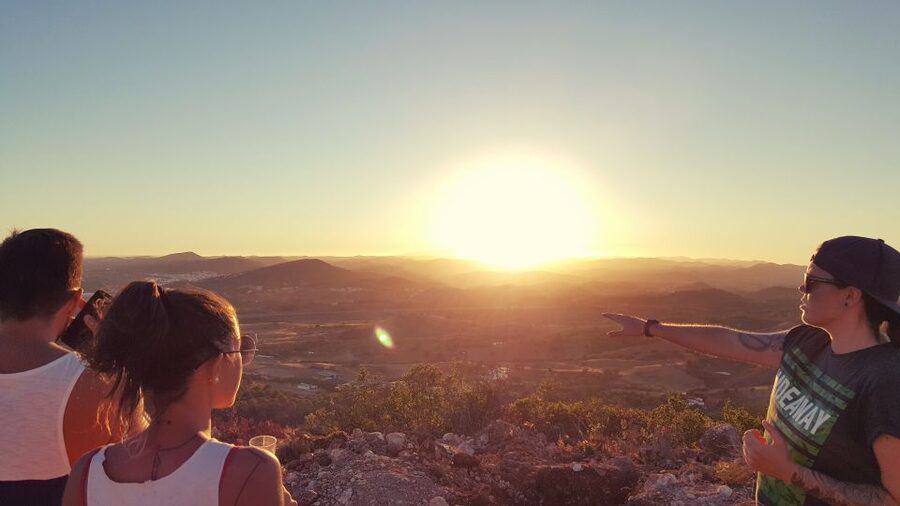 From Albufeira: Algarve Sunset Jeep Tour with Tastings - The guides make the difference