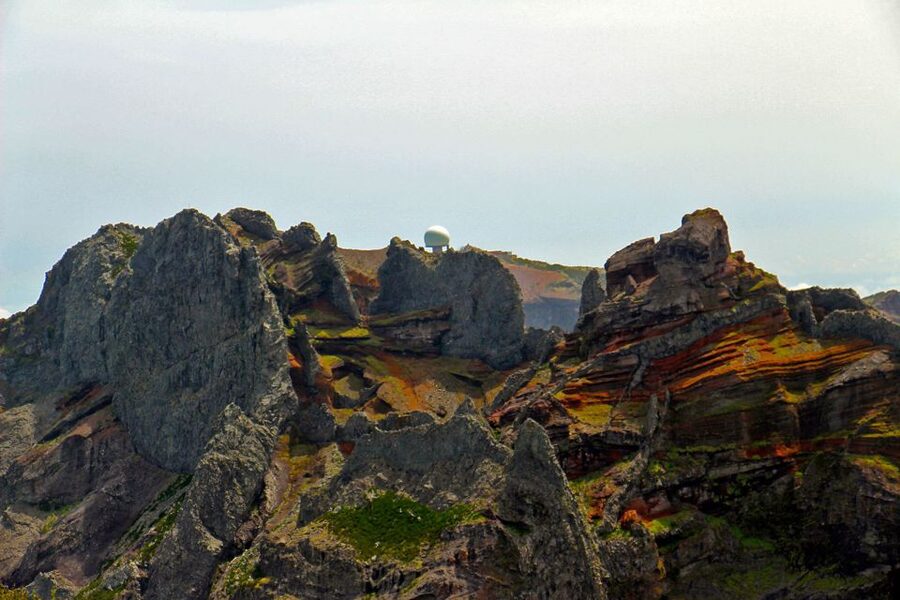 From Funchal: Madeira Peaks Mountain Walk - The descent toward Achada do Teixeira