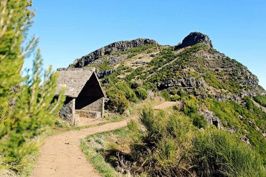 From Funchal: Transfer to Pico do Arieiro & Pico Ruivo Trail - Weather is part of the experience