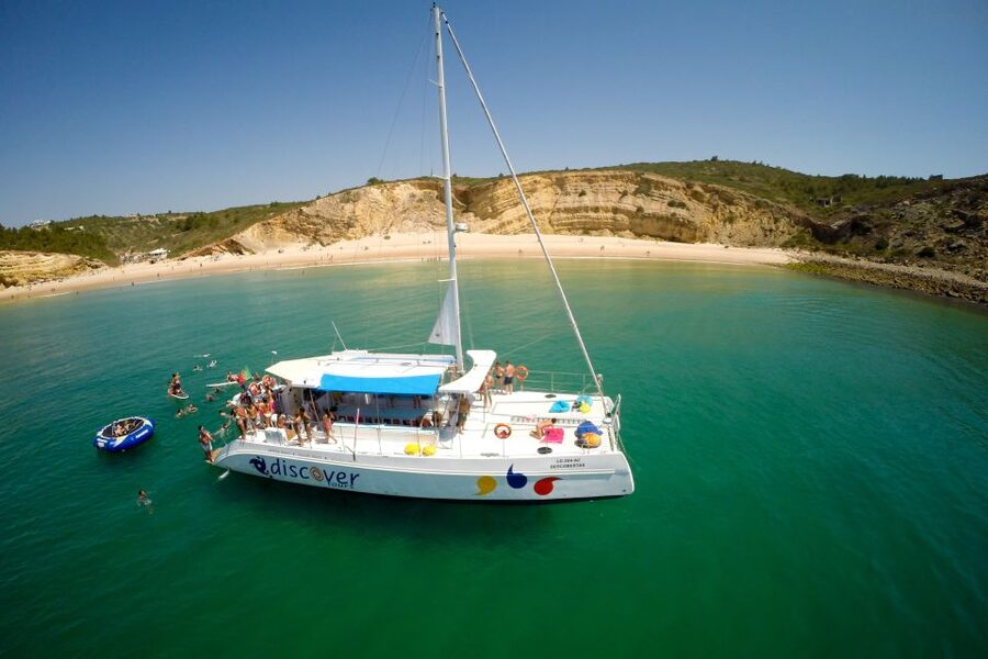 From Lagos: Algarve Golden Coast Cruise - Lunch, drinks, and the onboard mood