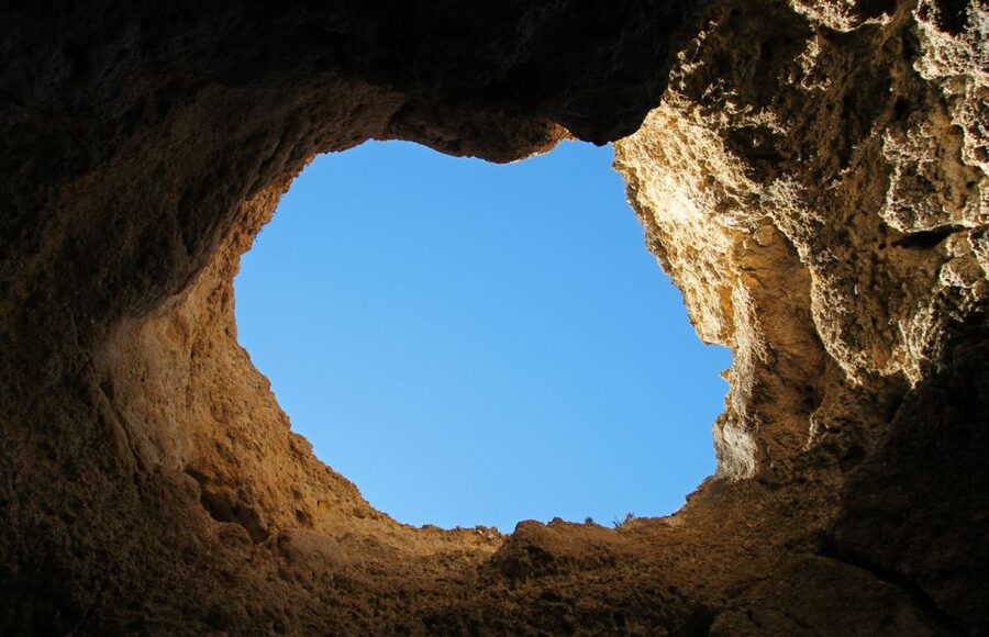 From Lagos: Cruise to the Caves of Ponta da Piedade - What the guides add to the ride