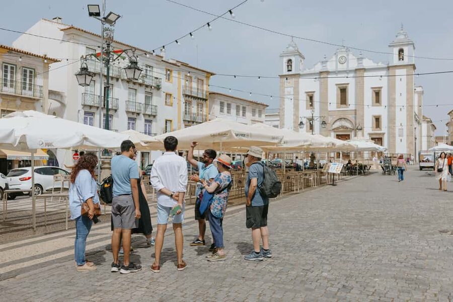 From Lisbon: Évora and Monsaraz Day Tour with Wine Tasting - Should you book the Évora and Monsaraz tour?