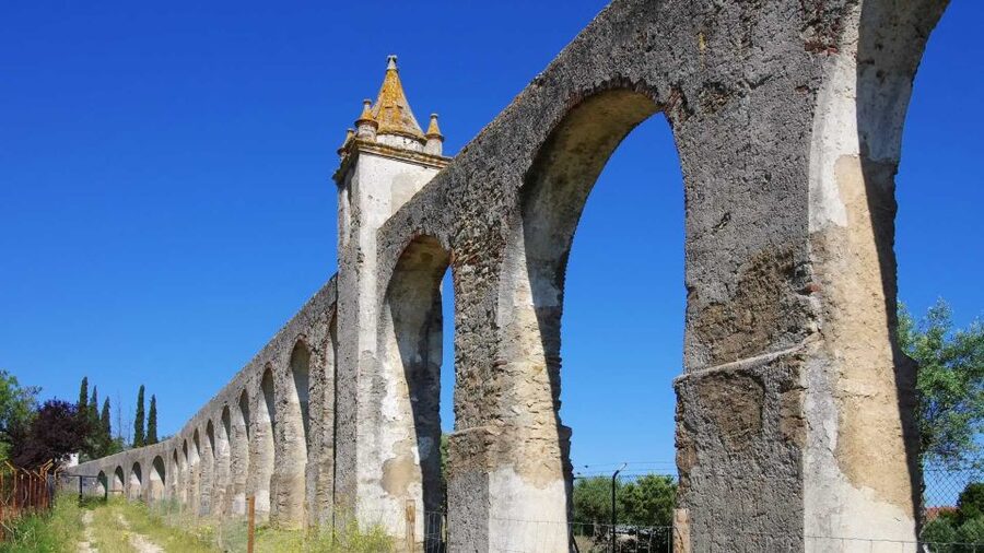 From Lisbon: Évora and Monsaraz Day Tour with Wine Tasting - Who will enjoy this day trip most?