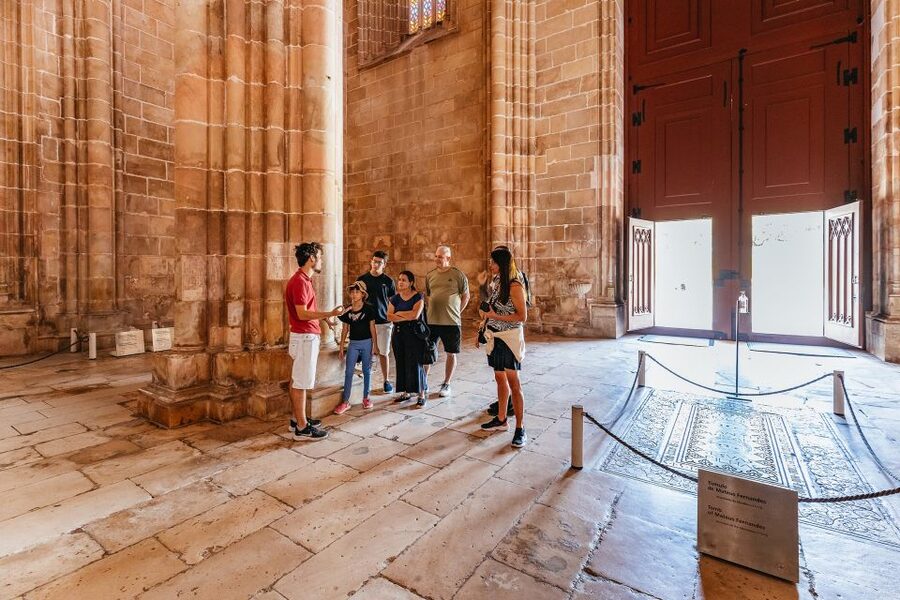 From Lisbon: Fatima Batalha Nazaré & Óbidos Small-Group Tour - Guides who make the difference