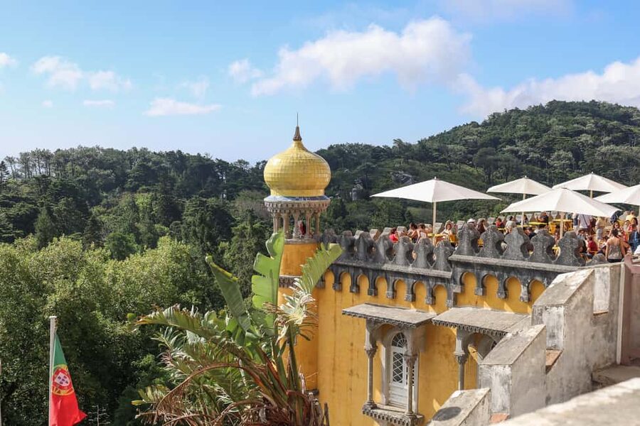 From Lisbon: Fátima, Nazaré & Sintra – 3 Cities Guided Tour - Why the guide makes or breaks this itinerary