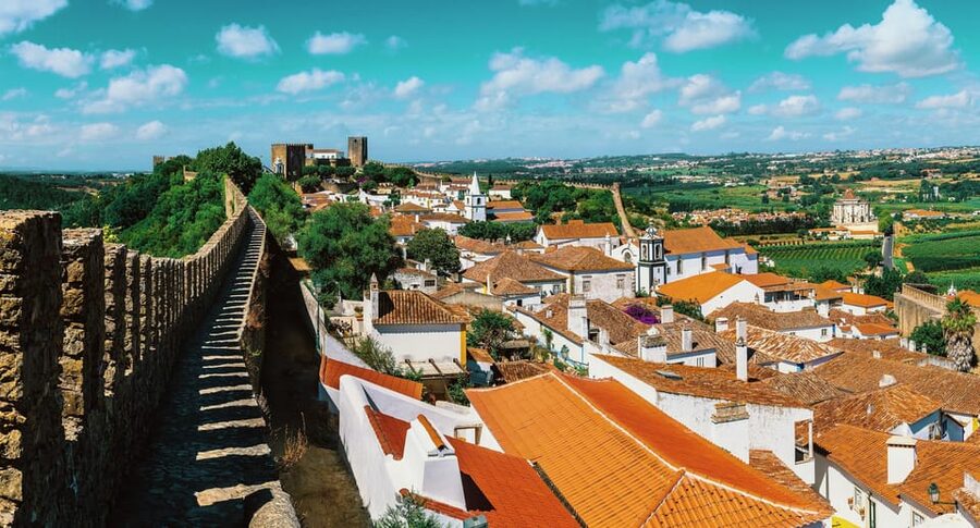 From Lisbon: Nazare Big Waves and Óbidos Guide Day Trip - What to bring and how to plan