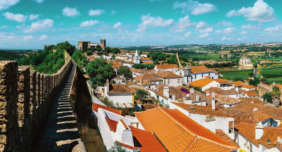 From Lisbon: Nazare Big Waves and Óbidos Guide Day Trip - The three-hour Nazaré stop