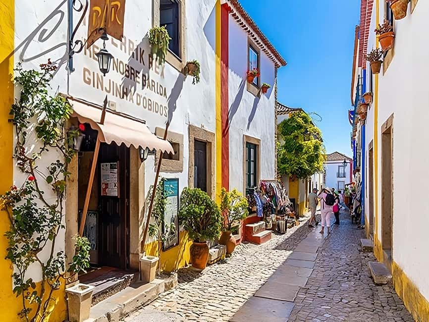 From Lisbon: Obidos, Nazaré and Fátima Small Group Tour - Why this day trip works from Lisbon