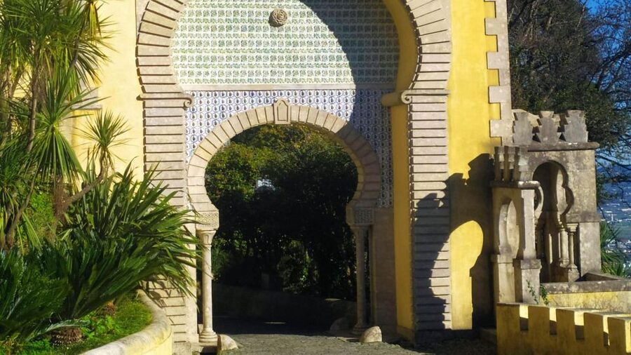 From Lisbon: Sintra and Cascais Natural Park Private Tour - What private guiding adds to the day