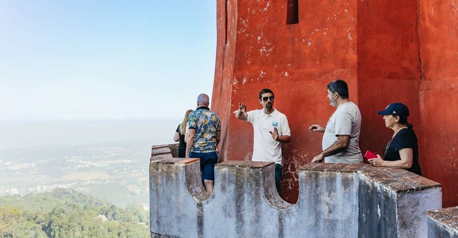From Lisbon: Sintra & Cascais Small Group Tour with Tickets - Guides, languages, and the small-group advantage