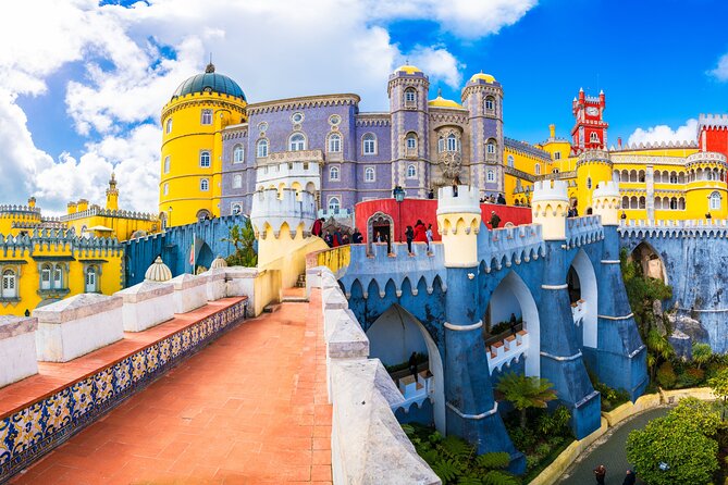 From Lisbon: Sintra, Pena Palace & Wine Tasting Small-Group Tour - The guide can shape the whole day
