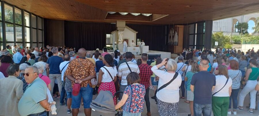 From Lisbon: Small Group Fátima & Little Shepherds Town Tour - Lisbon pickup and the ride to Fátima