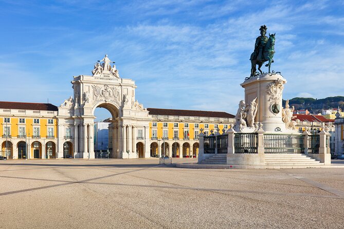 From Lisbon: Small Group Sintra, Pena Palace, Cascais & Belém - How much guidance will you get?