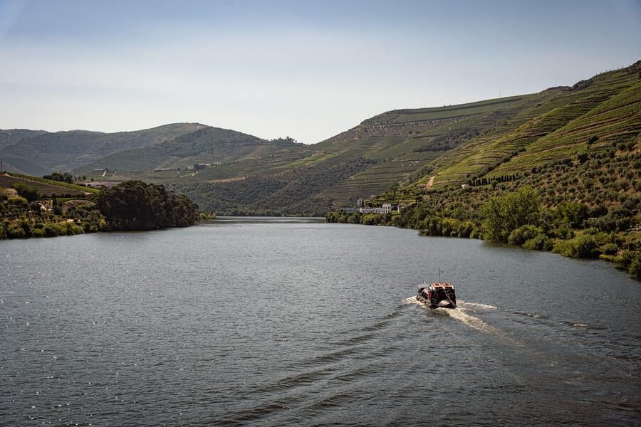 From Pinhão: Douro Valley Rabelo Boat Tour with Port Wine - Why a Rabelo boat makes the ride worthwhile