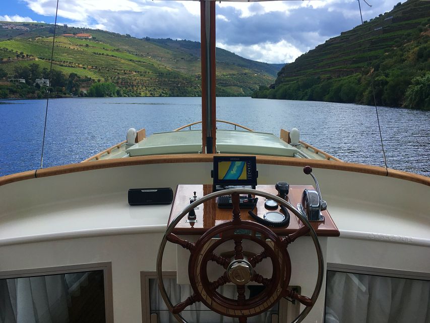 From Pinhão: Private Yacht Cruise along the Douro River - Seeing Pinhão from the Douro River